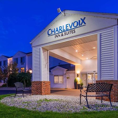 Charlevoix Inn & Suites Surestay Collection By Best Western Eksteriør bilde