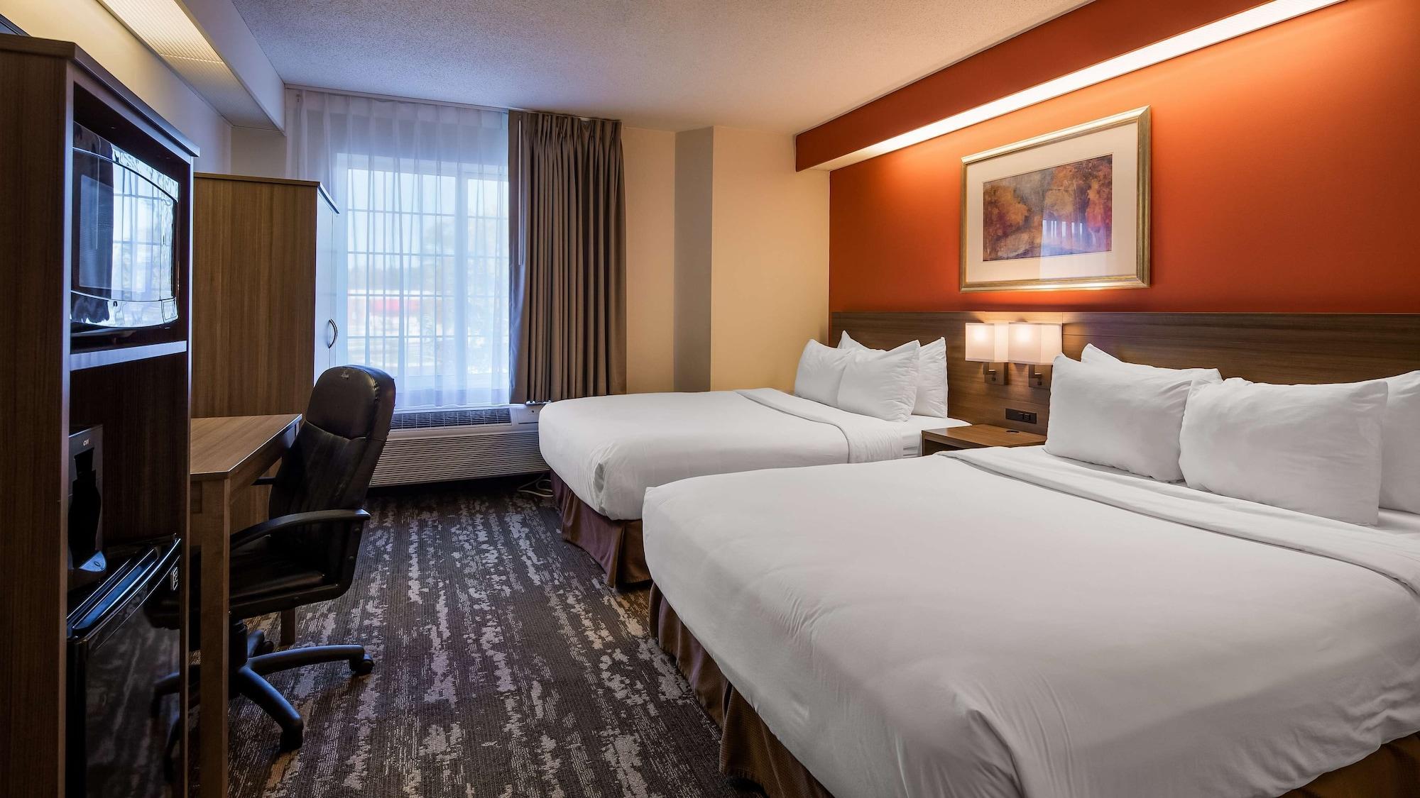 Charlevoix Inn & Suites Surestay Collection By Best Western Eksteriør bilde