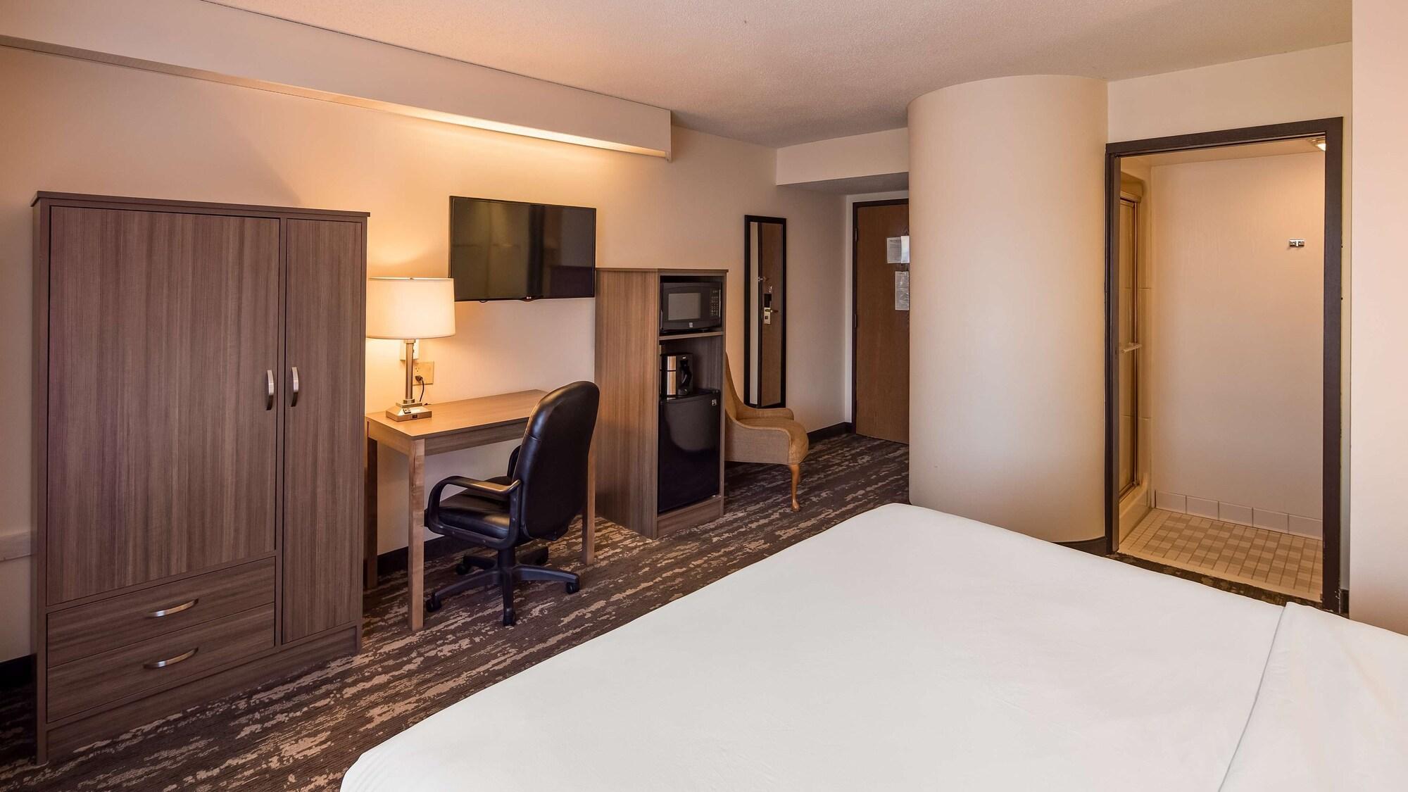 Charlevoix Inn & Suites Surestay Collection By Best Western Eksteriør bilde