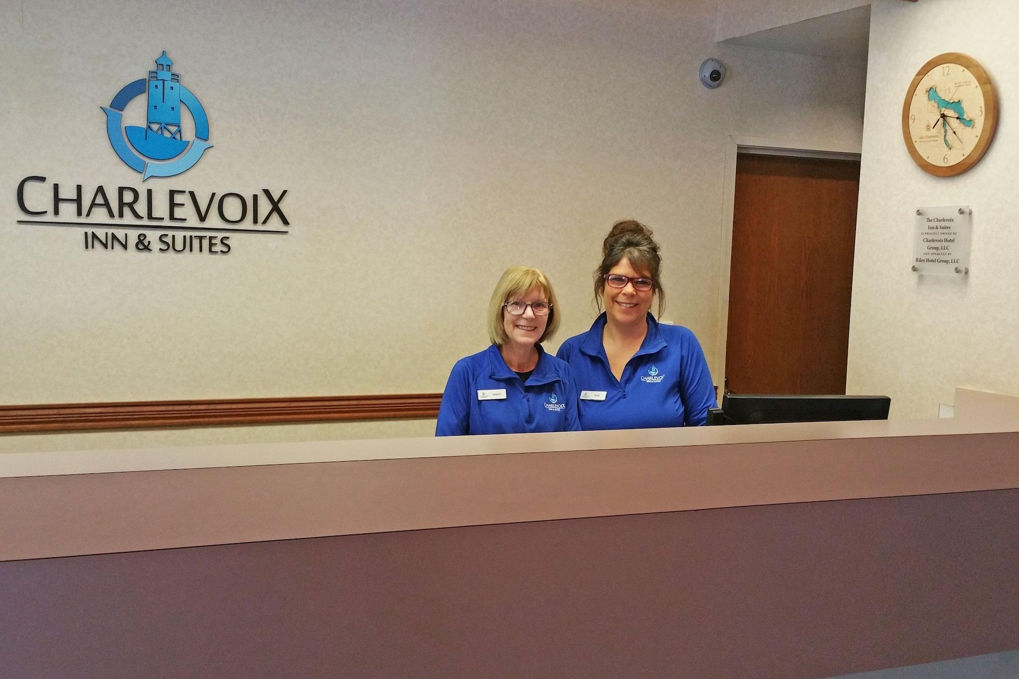 Charlevoix Inn & Suites Surestay Collection By Best Western Eksteriør bilde