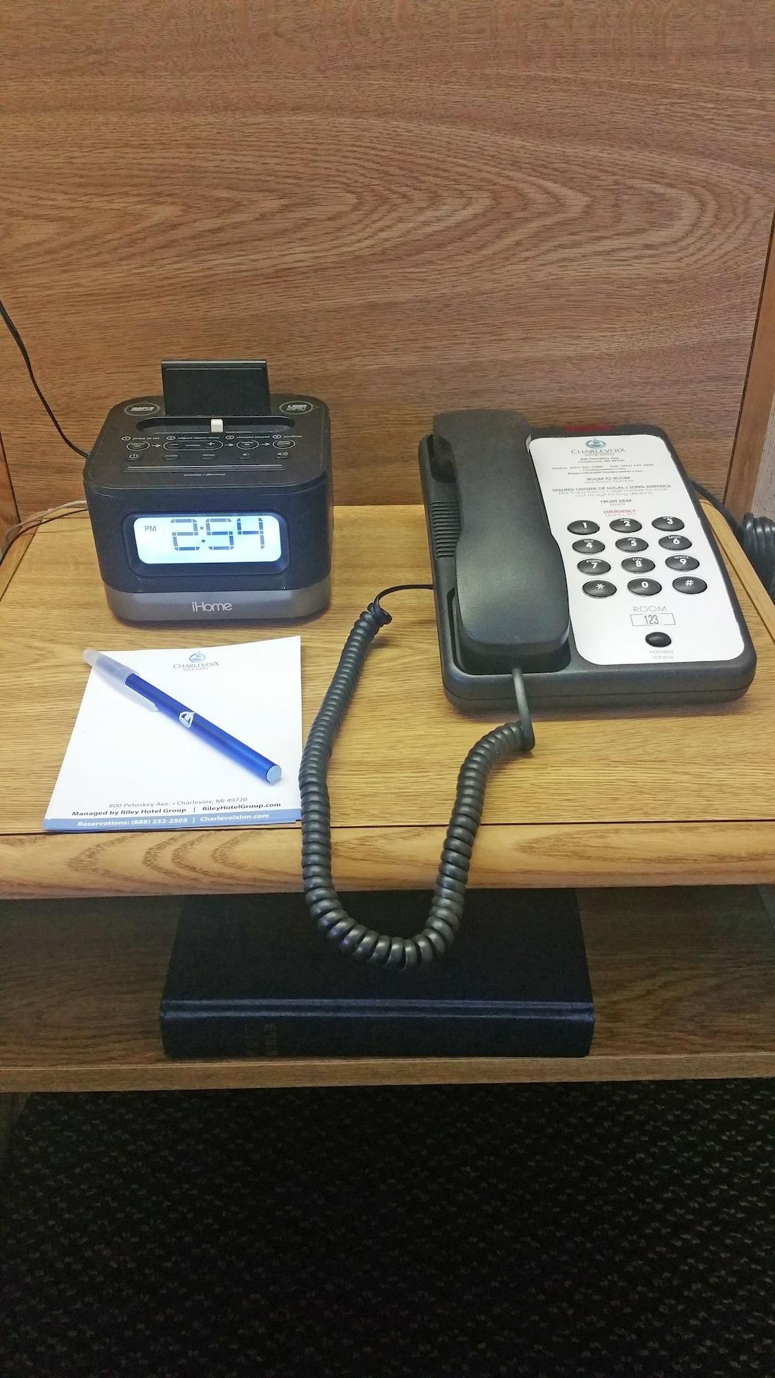 Charlevoix Inn & Suites Surestay Collection By Best Western Eksteriør bilde