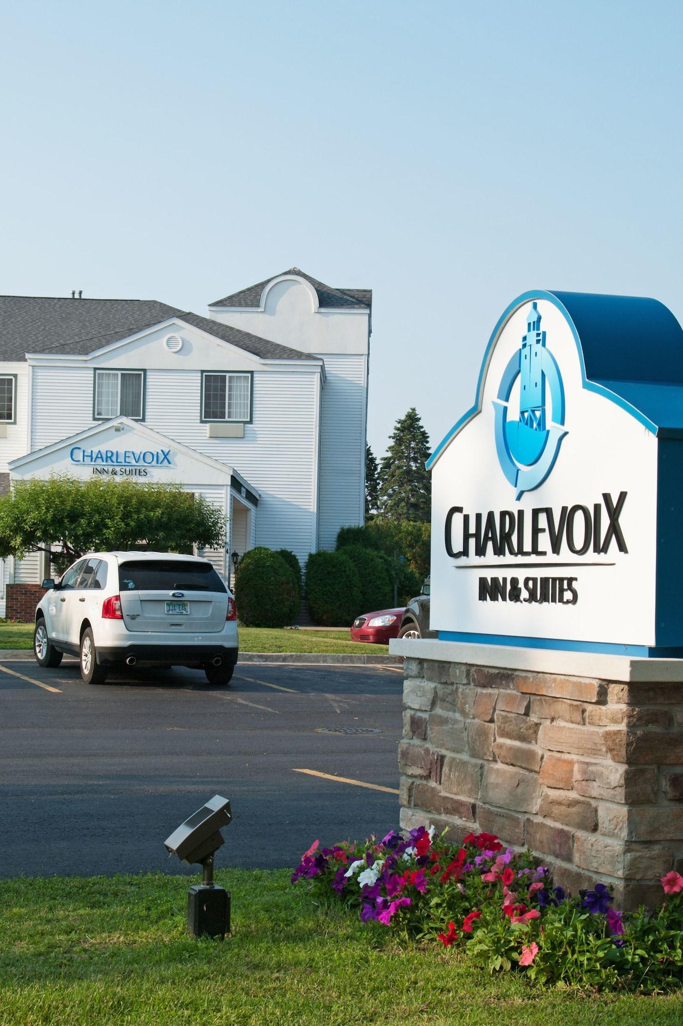 Charlevoix Inn & Suites Surestay Collection By Best Western Eksteriør bilde