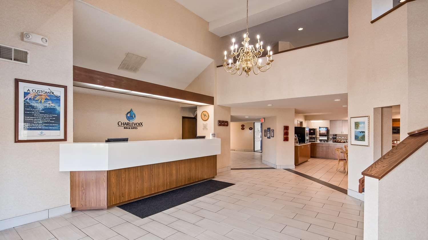 Charlevoix Inn & Suites Surestay Collection By Best Western Eksteriør bilde