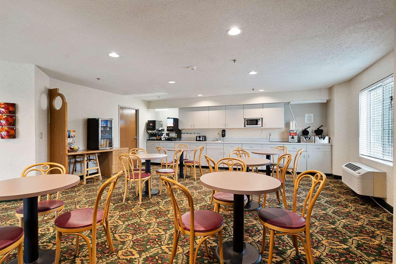 Charlevoix Inn & Suites Surestay Collection By Best Western Eksteriør bilde