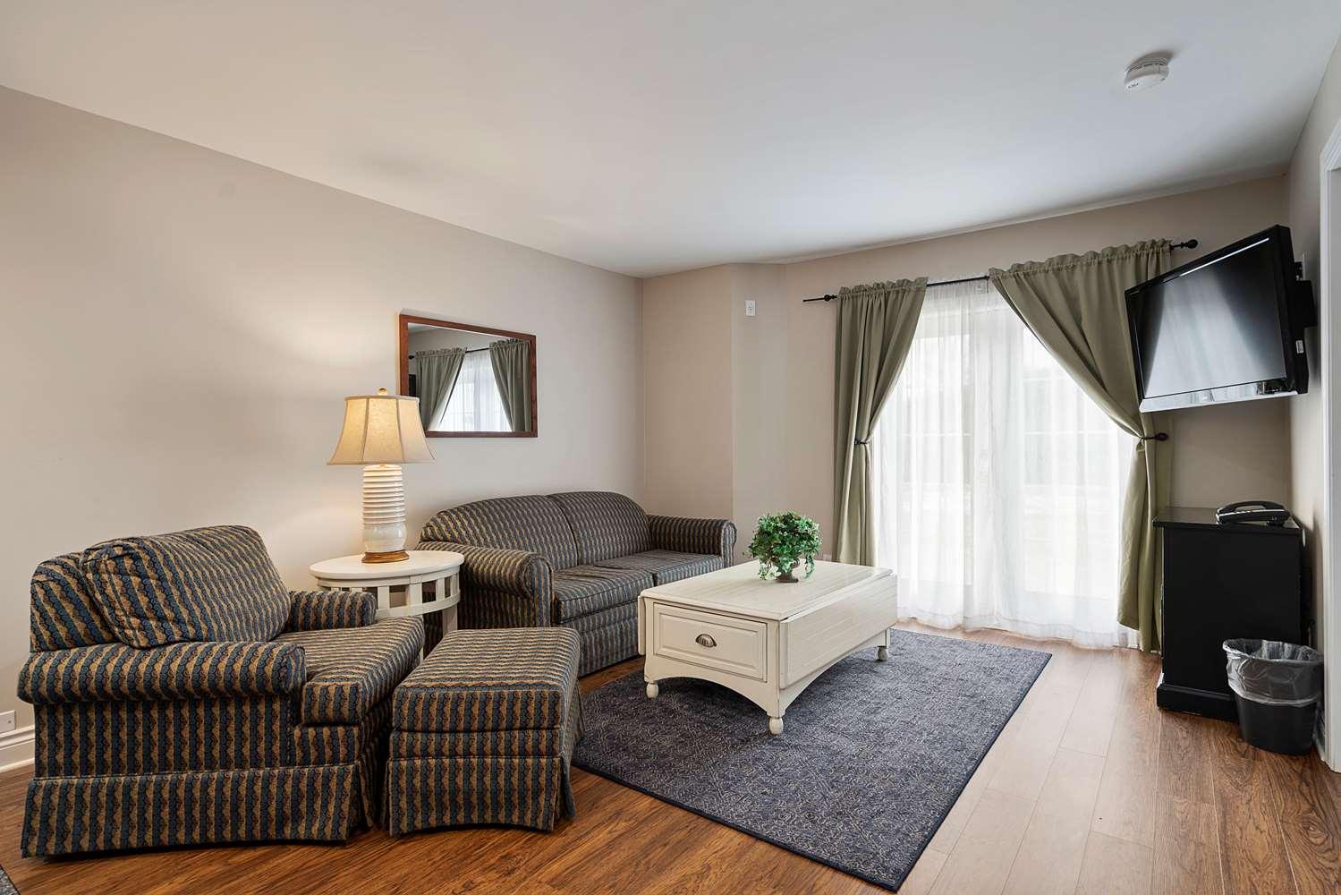 Charlevoix Inn & Suites Surestay Collection By Best Western Eksteriør bilde